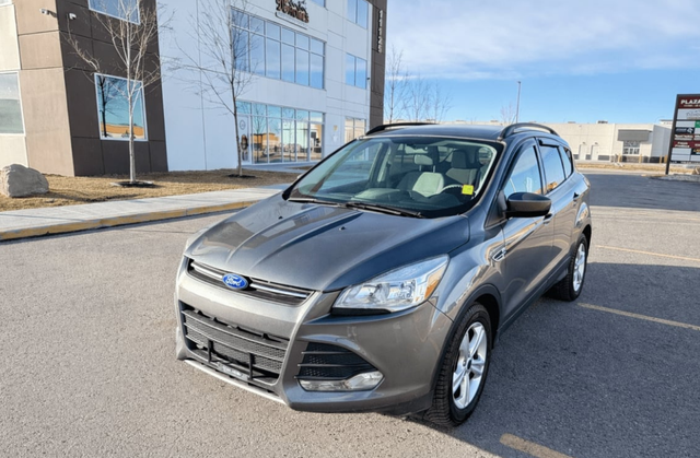 2014 Ford Escape SE • EcoBoost • Backup Camera • Heated Seats - Photo 4