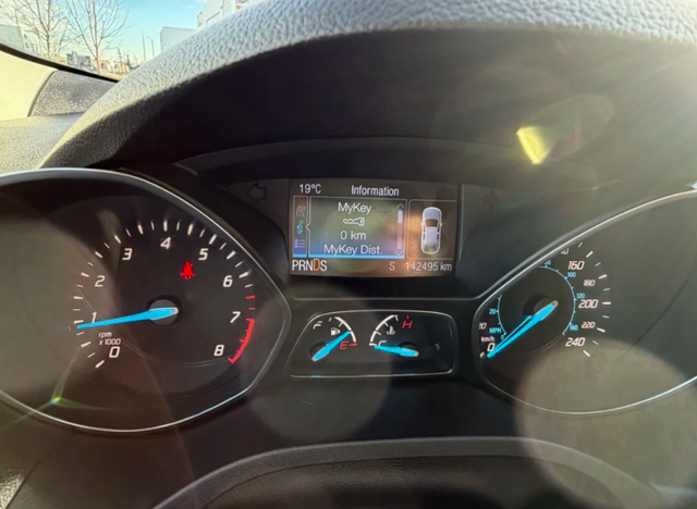 2014 Ford Escape SE • EcoBoost • Backup Camera • Heated Seats - Photo 5