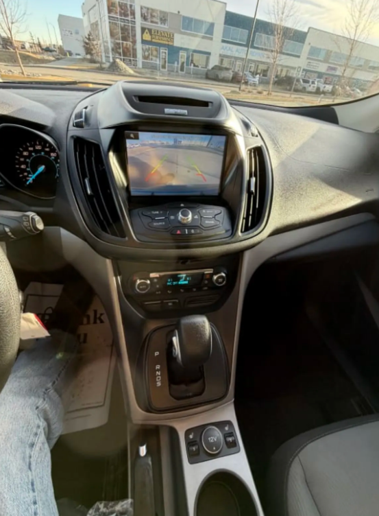 2014 Ford Escape SE • EcoBoost • Backup Camera • Heated Seats - Photo 6