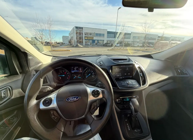 2014 Ford Escape SE • EcoBoost • Backup Camera • Heated Seats - Photo 7