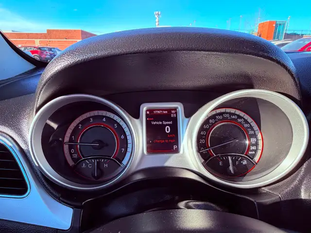 2015 Dodge Journey SXT AWD • 7 Passenger • Cruise • Push Start - Photo 4