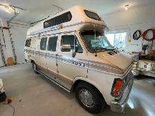 1988 Dodge Ram 250 Pleasure-Way Travel Van