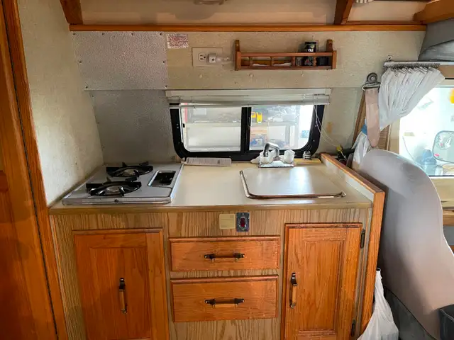1988 Dodge Ram 250 Pleasure-Way Travel Van - Photo 4
