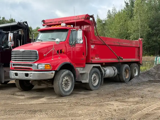 Driver dump truck 12 wheels... Chauffeur 12 roues Damper