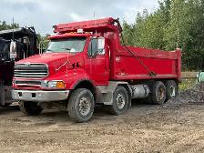 Driver dump truck 12 wheels... Chauffeur 12 roues Damper
