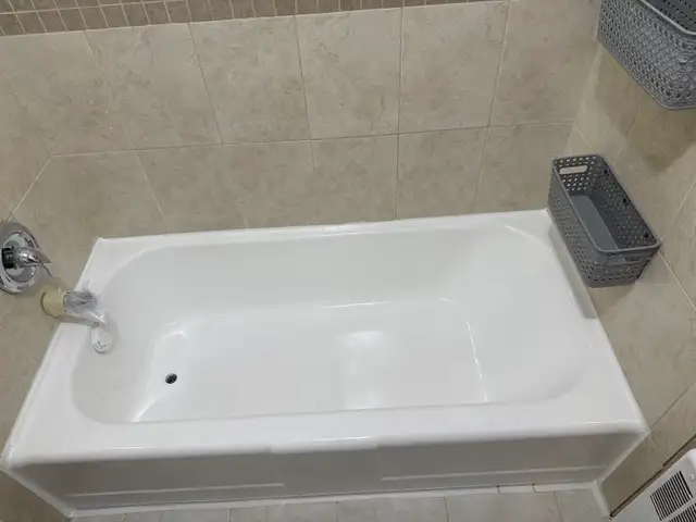 tub , tiles , sinks Reglazing - Photo 7