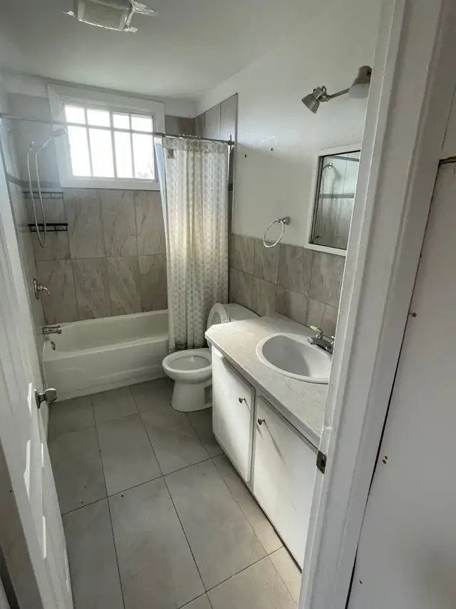 3-Bedroom Apartment – Close Downtown Ottawa - Photo 3