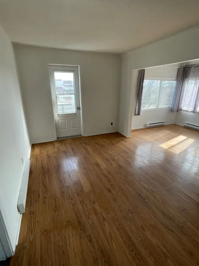 3-Bedroom Apartment – Close Downtown Ottawa - Photo 4