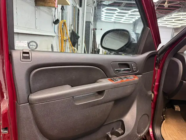 For sale:  2010 Chevrolet Suburban 1500 – Red Jewel Tintcoat - Photo 7
