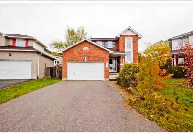 Comfortable & Updated Home Near University in Oshawa