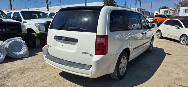 2009 Dodge Grand Caravan SE Stow N Go! ONLY 124000km! - Photo 4