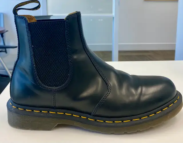 Dr Martens Chelsea Black Boots - NEW CONDITION! - Photo 3