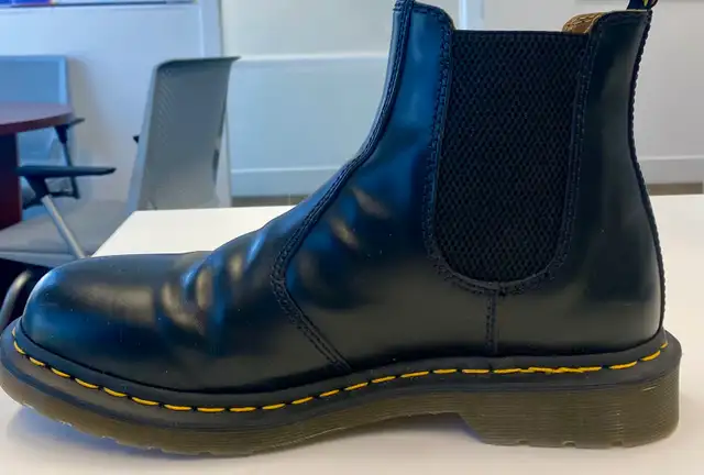 Dr Martens Chelsea Black Boots - NEW CONDITION! - Photo 4