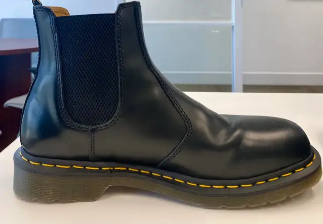 Dr Martens Chelsea Black Boots - NEW CONDITION! - Photo 6