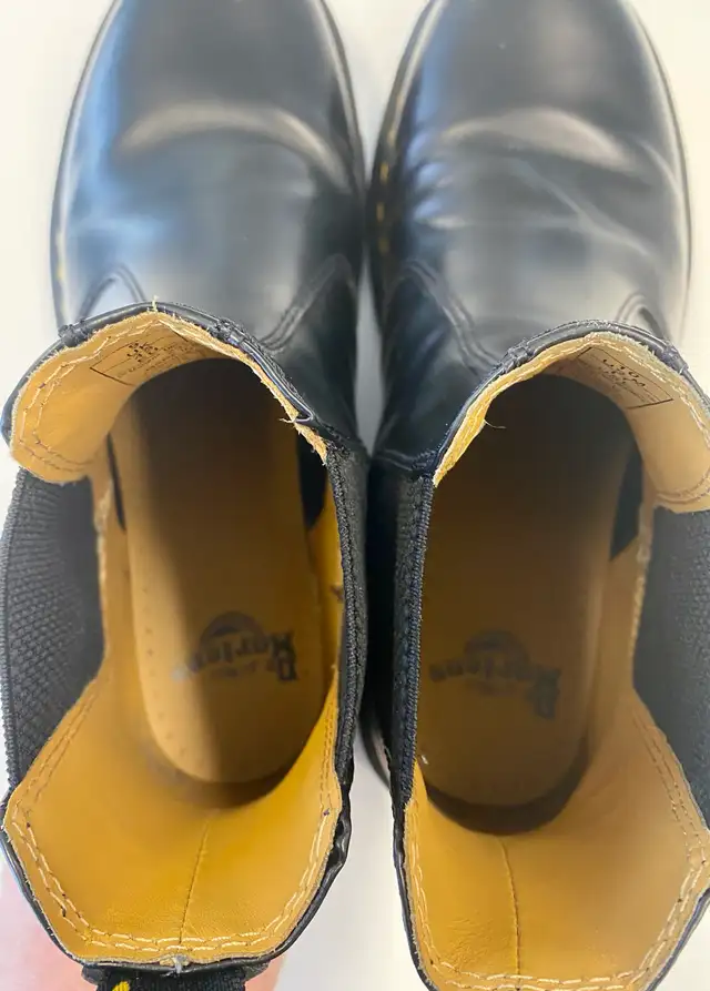 Dr Martens Chelsea Black Boots - NEW CONDITION! - Photo 7