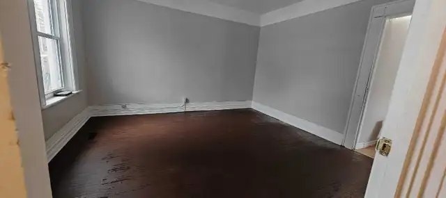 Belleville 3 bedroom detached house for rent $2000 - Photo 3