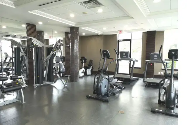 Luxury Condo - 1 Bedroom   Den (Downtown Markham) - Photo 2