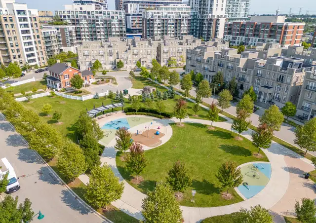 Luxury Condo - 1 Bedroom   Den (Downtown Markham) - Photo 9
