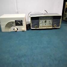 VINTAGE, ANTIQUE RADIOS