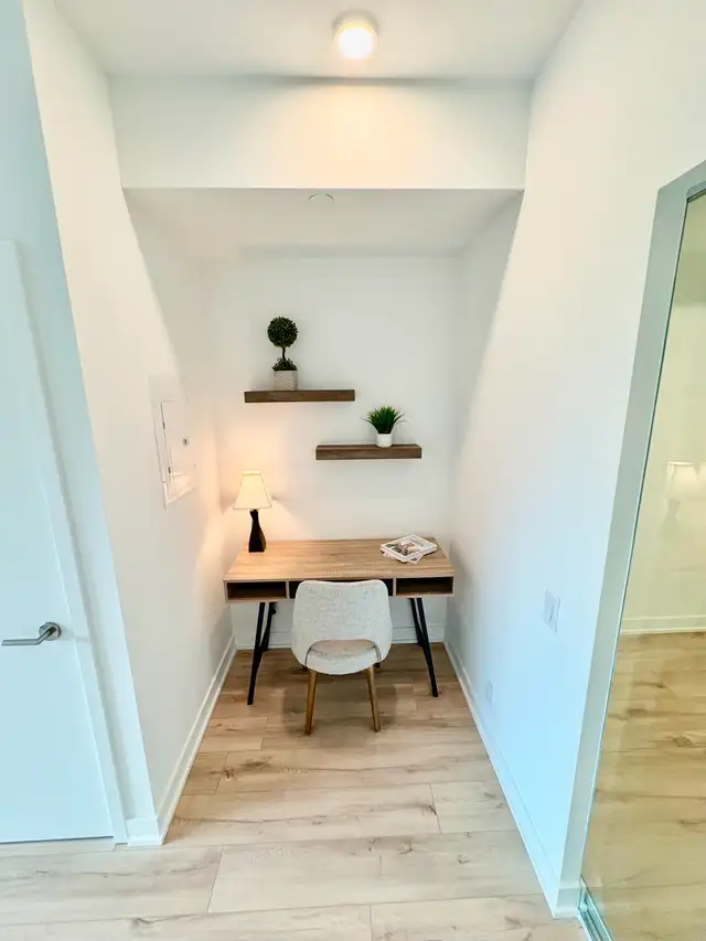 STUNNING 1 BEDROOM   DEN CONDO FOR LEASE IN HIGH PARK!! - Photo 4