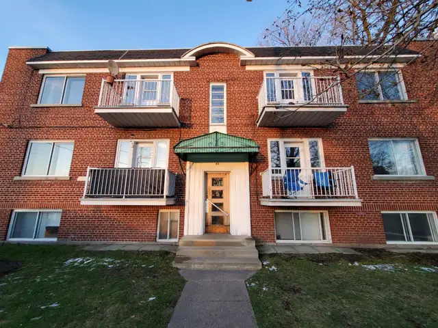 Large spacious bright 3 1/2 and 4 1/2 apt. in Sainte-Anne - Photo 10