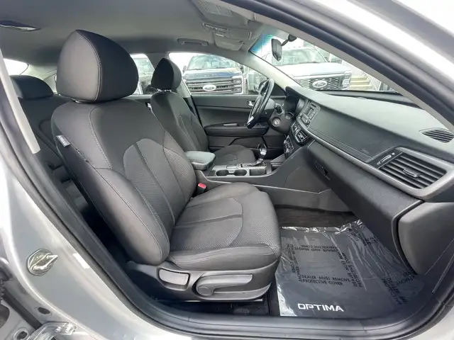 2018 Kia Optima LX FINANCING AVAILABLE/HAIL SPECIAL - Photo 9
