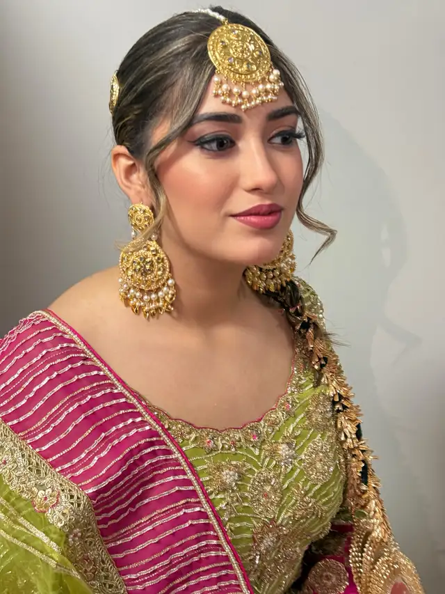 bridal makeup hairs - Photo 3