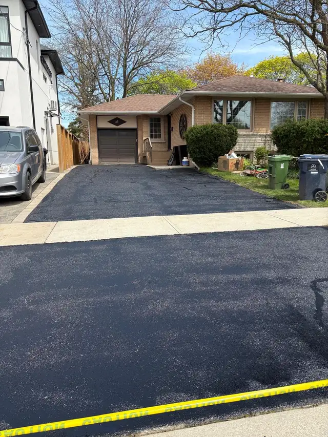 Driveway sealing - Photo 4