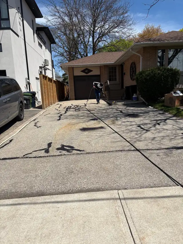 Driveway sealing - Photo 5