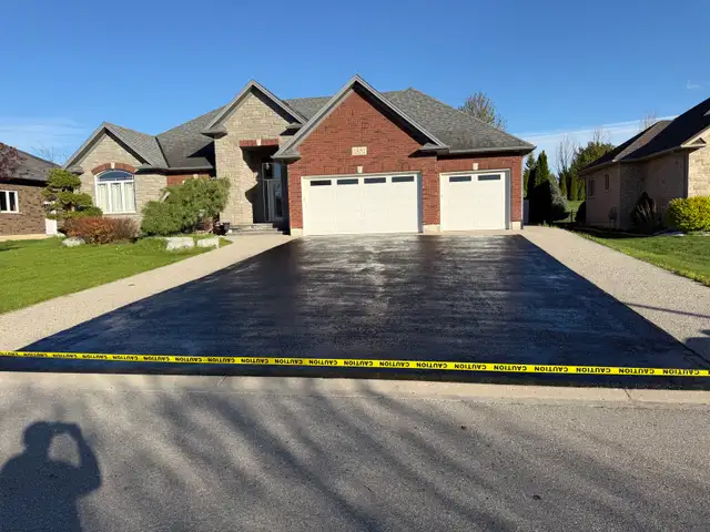 Driveway sealing - Photo 6