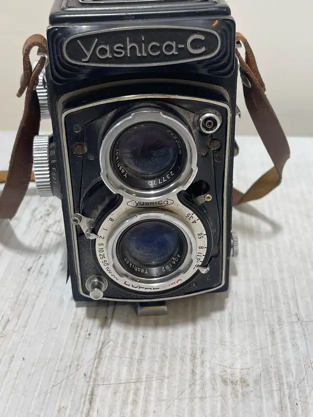 Vintage Yashica-C Camera - Photo 2