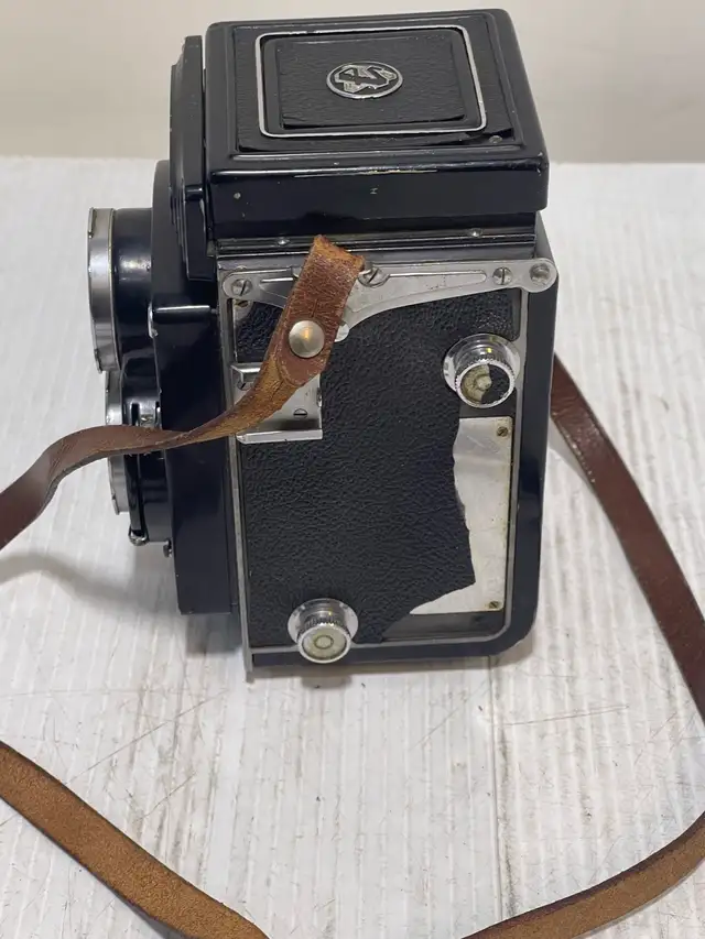 Vintage Yashica-C Camera - Photo 5