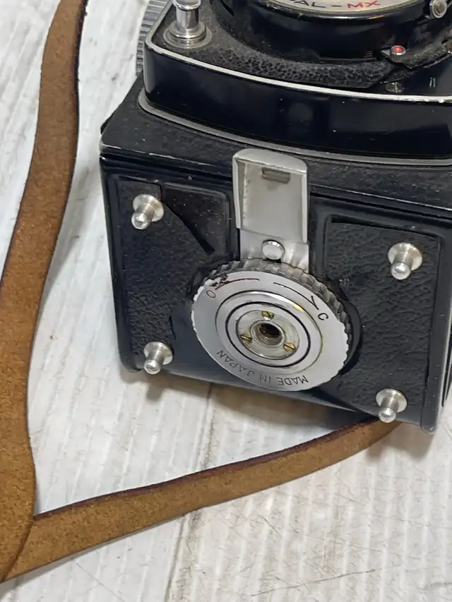 Vintage Yashica-C Camera - Photo 10