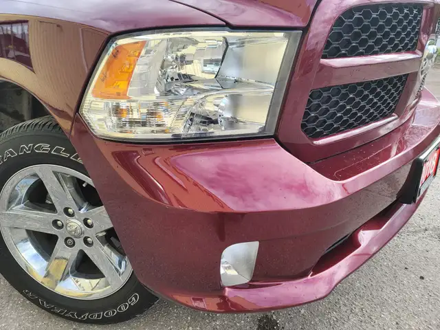 2018 Ram 1500 ST Tradesman Crew Cab 4X4 Bluetooth Dodge Serviced - Photo 2