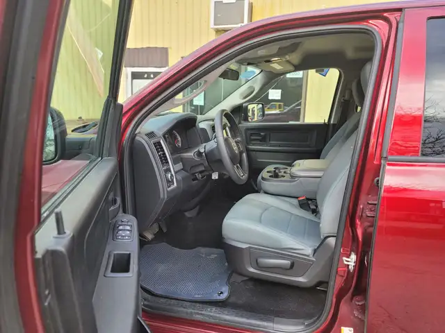 2018 Ram 1500 ST Tradesman Crew Cab 4X4 Bluetooth Dodge Serviced - Photo 12