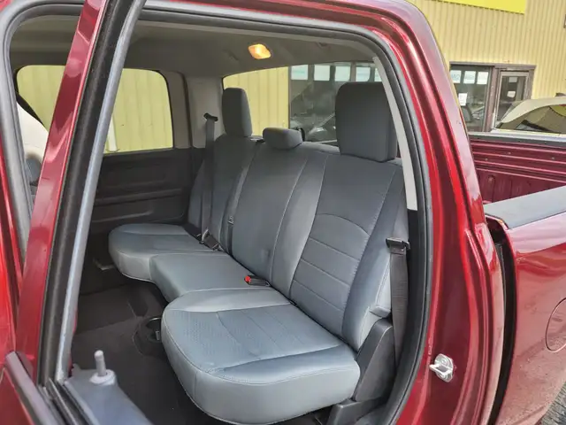 2018 Ram 1500 ST Tradesman Crew Cab 4X4 Bluetooth Dodge Serviced - Photo 13