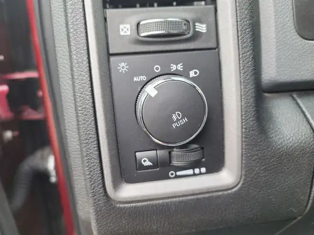 2018 Ram 1500 ST Tradesman Crew Cab 4X4 Bluetooth Dodge Serviced - Photo 16