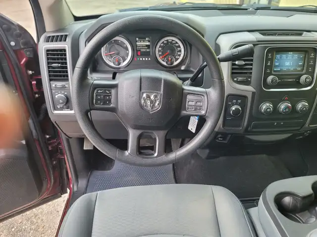 2018 Ram 1500 ST Tradesman Crew Cab 4X4 Bluetooth Dodge Serviced - Photo 17