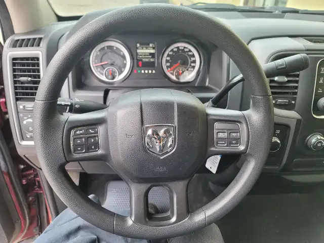 2018 Ram 1500 ST Tradesman Crew Cab 4X4 Bluetooth Dodge Serviced - Photo 18