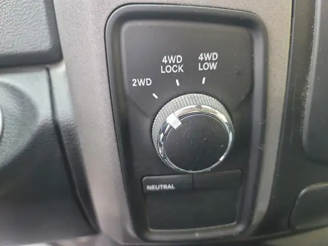 2018 Ram 1500 ST Tradesman Crew Cab 4X4 Bluetooth Dodge Serviced - Photo 24