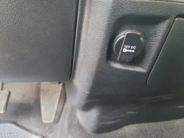 2018 Ram 1500 ST Tradesman Crew Cab 4X4 Bluetooth Dodge Serviced - Photo 25