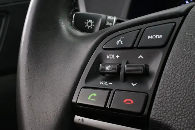 2018 Hyundai Tucson Luxury AWD Leather, Sunroof, Apple/Android, - Photo 12