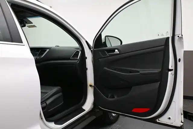 2018 Hyundai Tucson Luxury AWD Leather, Sunroof, Apple/Android, - Photo 32