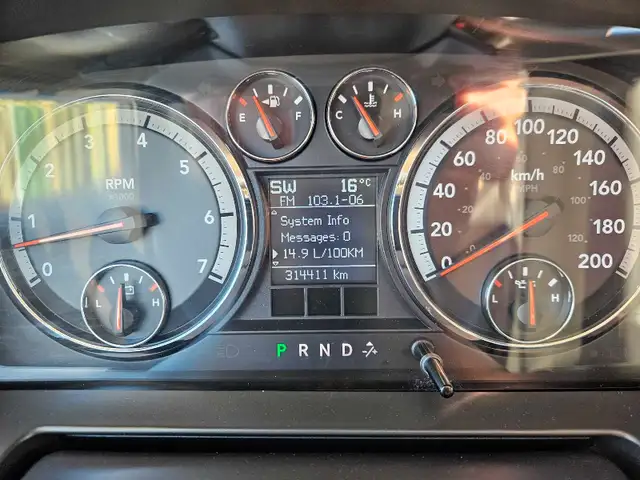 2009 Dodge Ram 1500 Laramie Crew Cab 5.7L Hemi - Photo 9