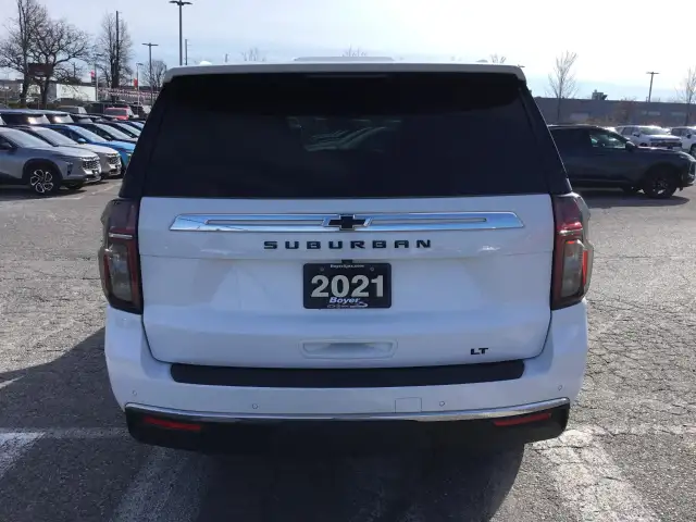2021 Chevrolet Suburban - Photo 4