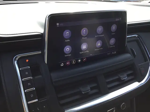 2021 Chevrolet Suburban - Photo 11