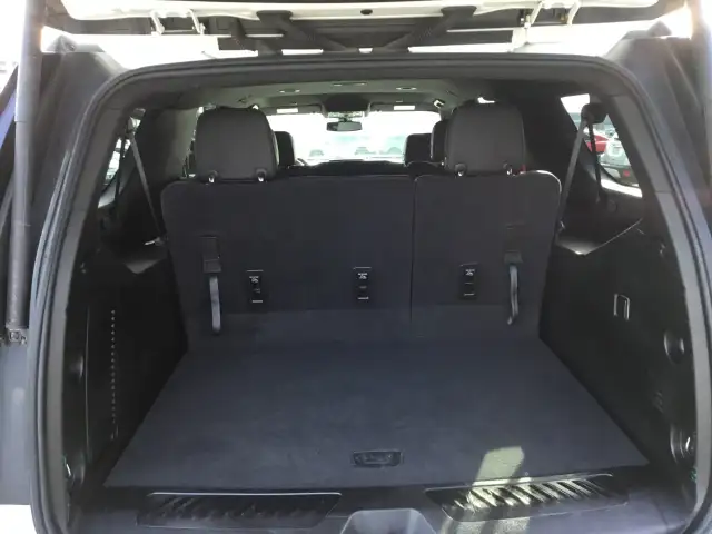 2021 Chevrolet Suburban - Photo 17