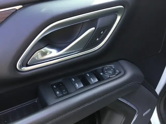 2021 Chevrolet Suburban - Photo 19