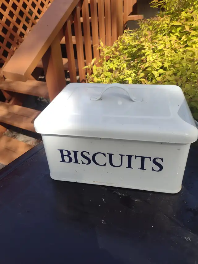 3 metal display containers 2 kitchen 1 shop - Photo 4