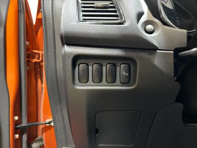 2022 Mitsubishi RVR - Photo 12